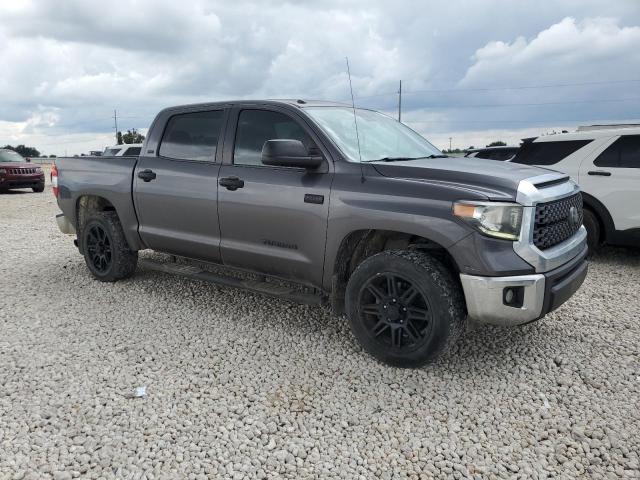 Photo 3 VIN: 5TFDY5F1XJX692638 - TOYOTA TUNDRA CRE 