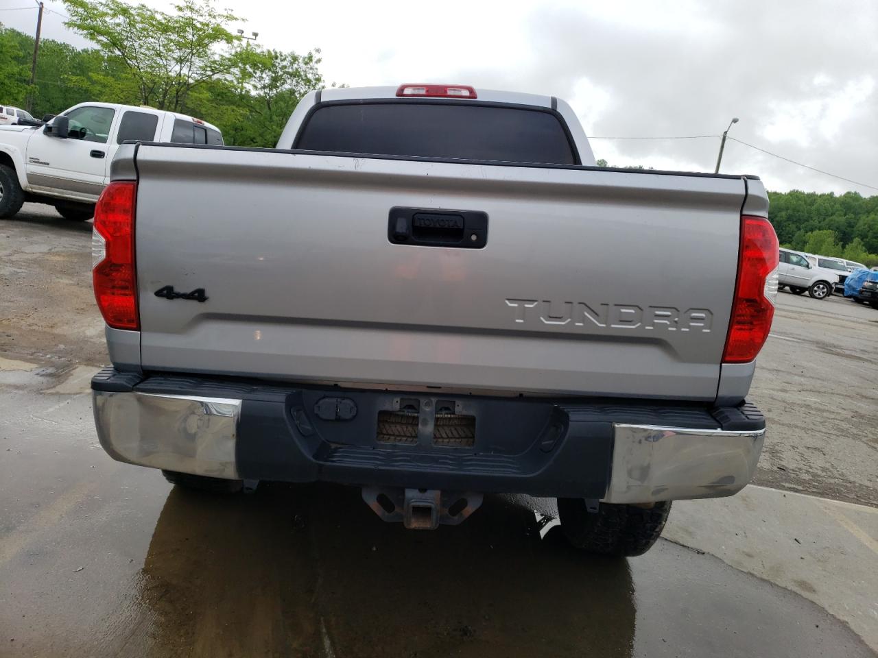 Photo 5 VIN: 5TFDY5F1XJX697757 - TOYOTA TUNDRA 