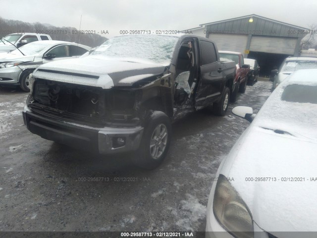 Photo 1 VIN: 5TFDY5F1XJX727761 - TOYOTA TUNDRA 4WD 