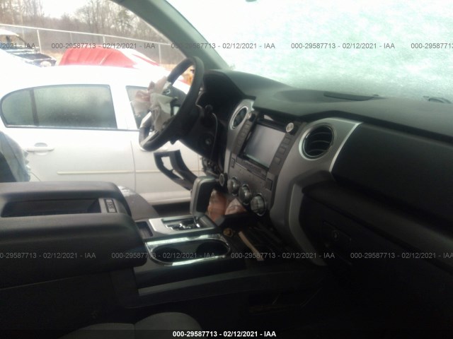 Photo 4 VIN: 5TFDY5F1XJX727761 - TOYOTA TUNDRA 4WD 