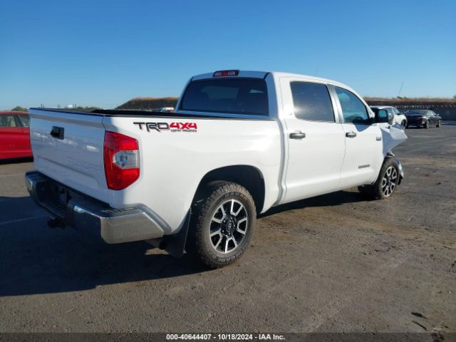 Photo 3 VIN: 5TFDY5F1XJX730711 - TOYOTA TUNDRA 