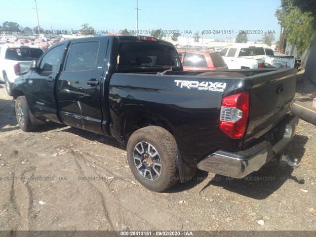 Photo 2 VIN: 5TFDY5F1XJX735391 - TOYOTA TUNDRA 4WD 