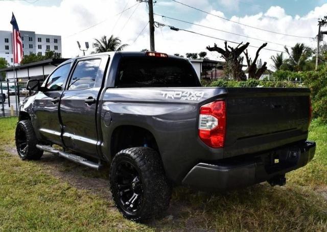 Photo 2 VIN: 5TFDY5F1XKX796175 - TOYOTA TUNDRA 4WD 