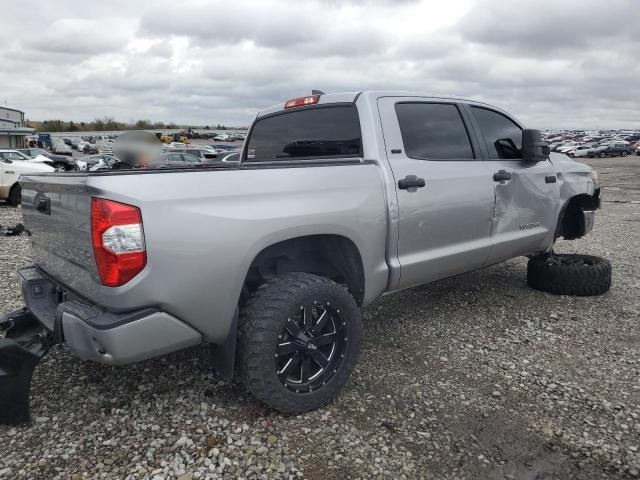 Photo 2 VIN: 5TFDY5F1XLX889487 - TOYOTA TUNDRA CRE 