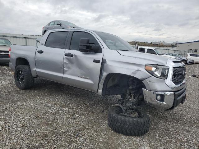 Photo 3 VIN: 5TFDY5F1XLX889487 - TOYOTA TUNDRA CRE 