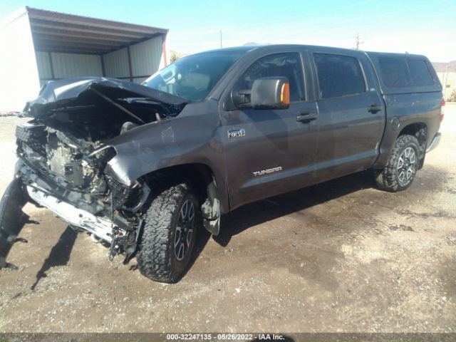 Photo 1 VIN: 5TFDY5F1XLX890767 - TOYOTA TUNDRA 4WD 