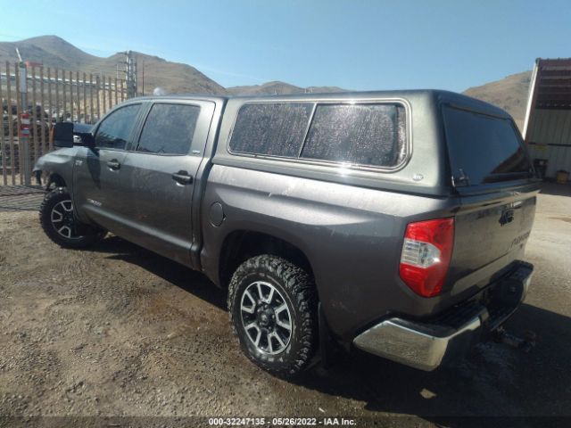 Photo 2 VIN: 5TFDY5F1XLX890767 - TOYOTA TUNDRA 4WD 