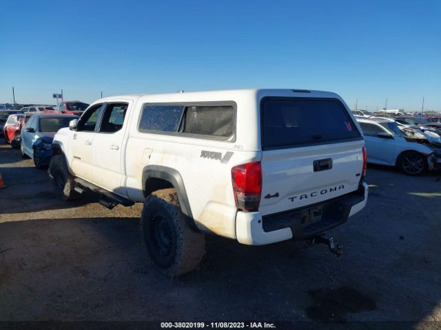 Photo 2 VIN: 5TFDZ5BN0JX030766 - TOYOTA TACOMA 