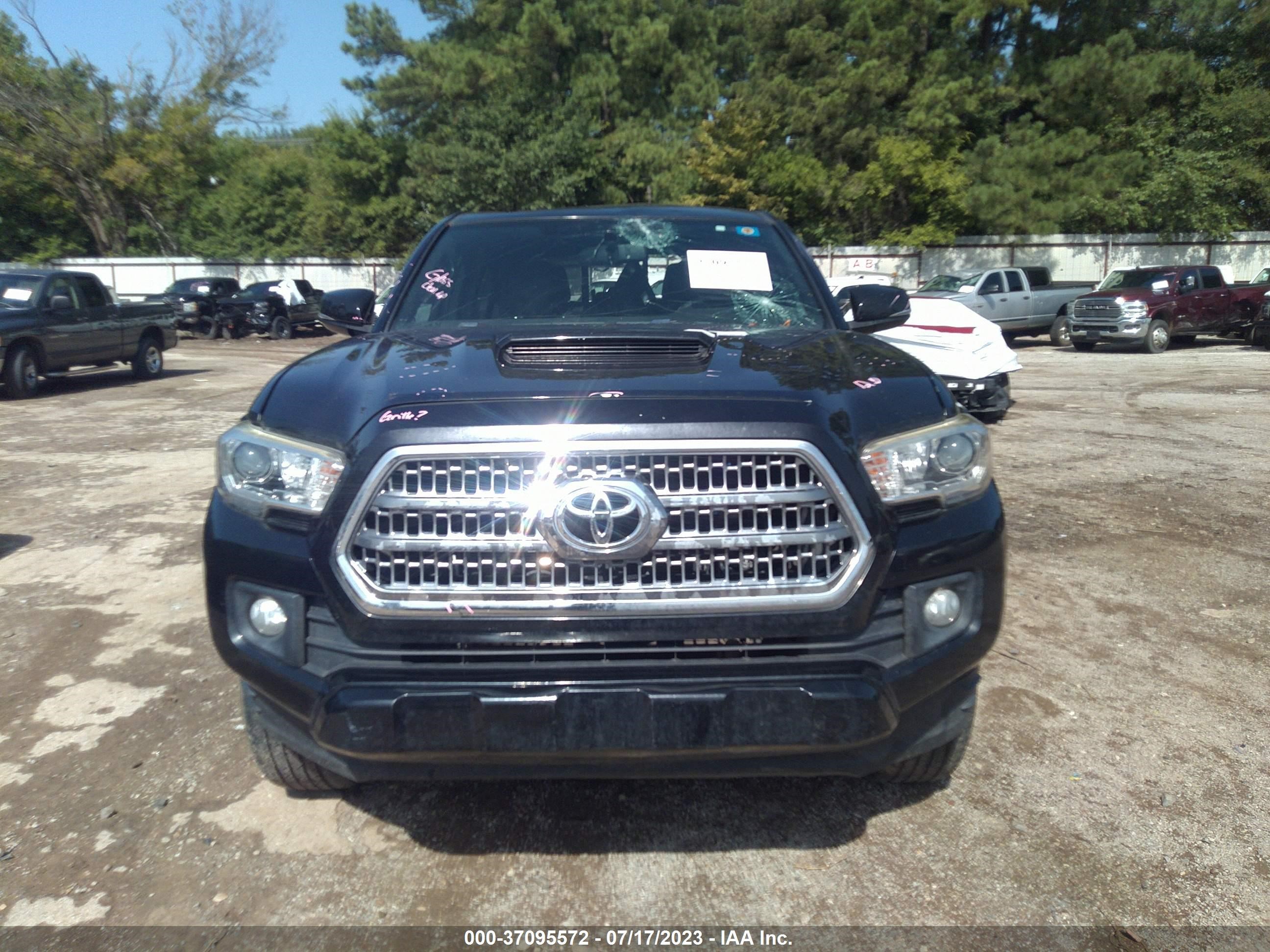 Photo 11 VIN: 5TFDZ5BN1HX014604 - TOYOTA TACOMA 