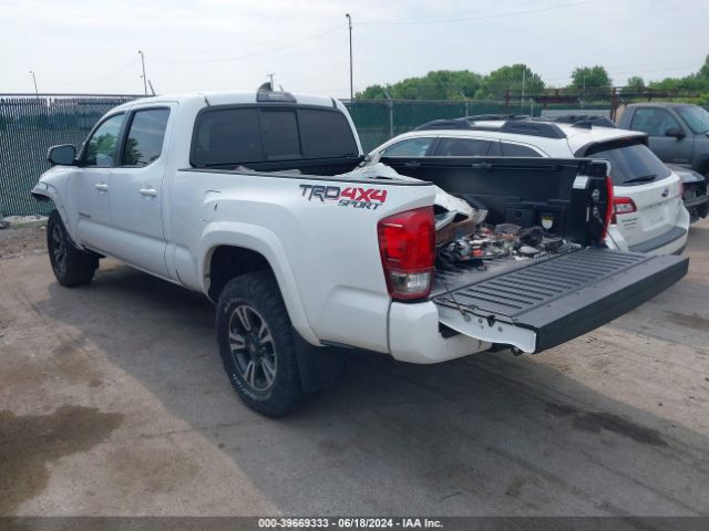 Photo 2 VIN: 5TFDZ5BN3GX001805 - TOYOTA TACOMA 