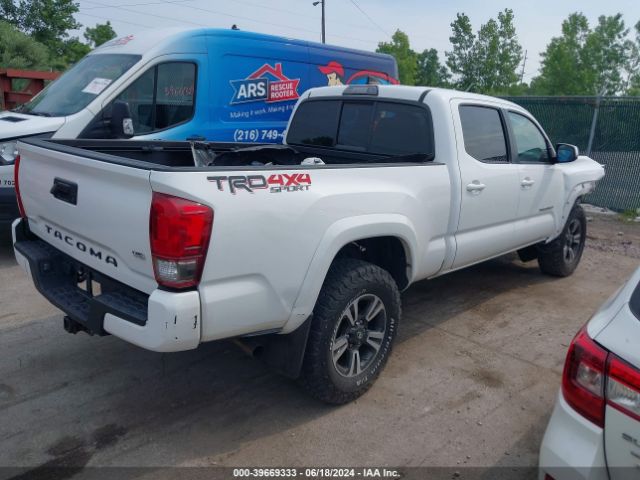 Photo 3 VIN: 5TFDZ5BN3GX001805 - TOYOTA TACOMA 