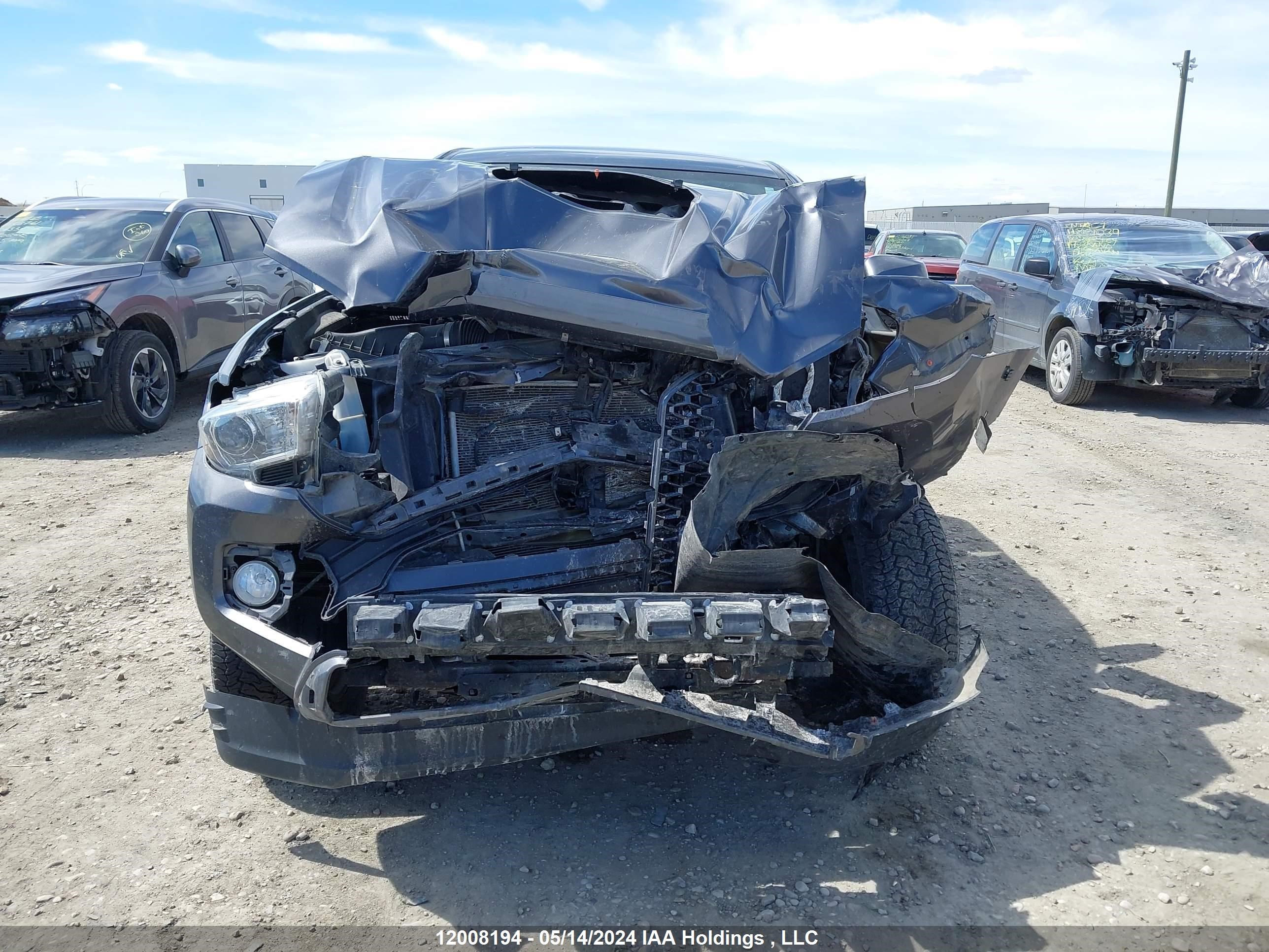 Photo 11 VIN: 5TFDZ5BN3JX034312 - TOYOTA TACOMA 