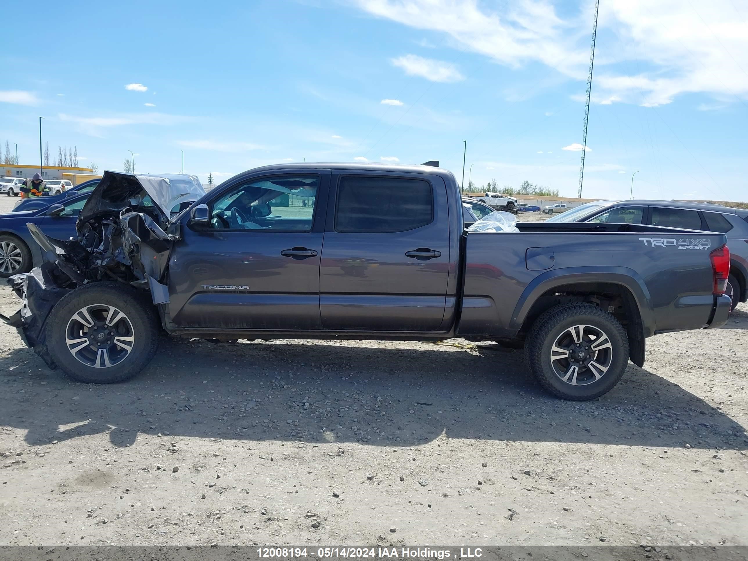 Photo 13 VIN: 5TFDZ5BN3JX034312 - TOYOTA TACOMA 