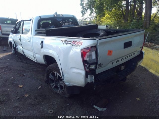 Photo 2 VIN: 5TFDZ5BN3JX037985 - TOYOTA TACOMA 