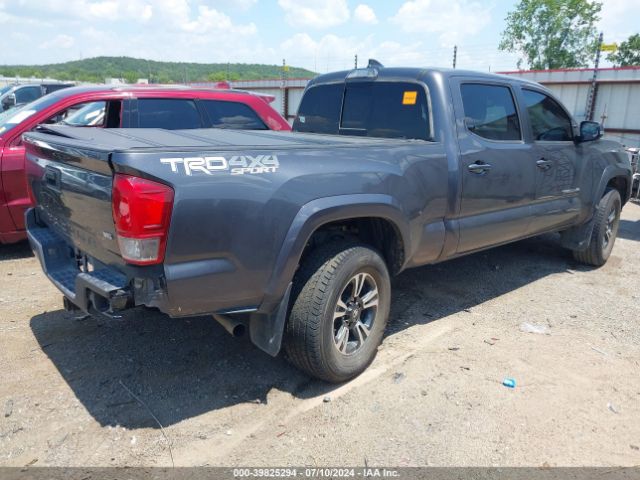 Photo 3 VIN: 5TFDZ5BN7JX030179 - TOYOTA TACOMA 