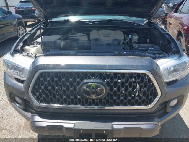 Photo 9 VIN: 5TFDZ5BN7JX030179 - TOYOTA TACOMA 