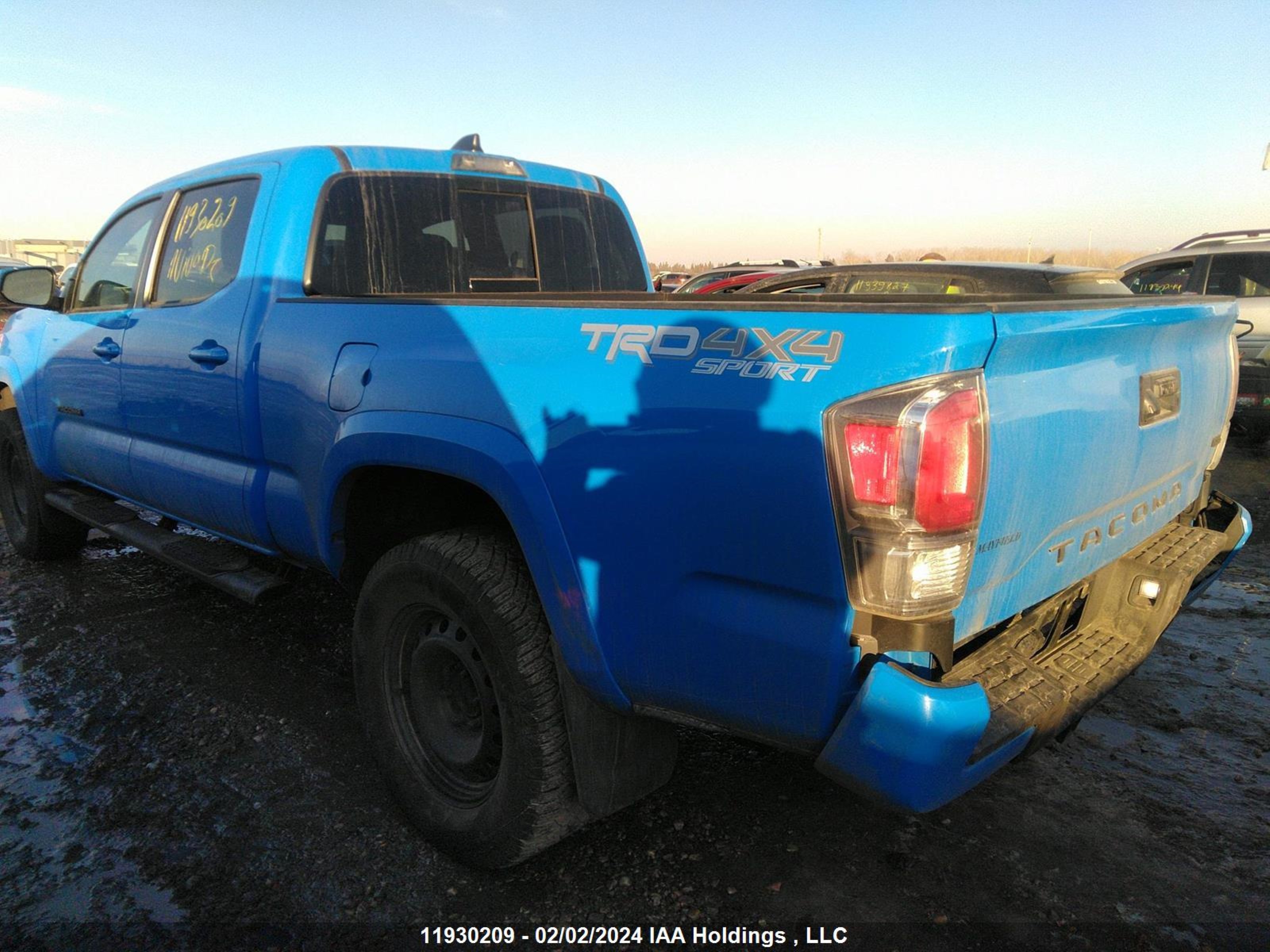 Photo 2 VIN: 5TFDZ5BNXMX064685 - TOYOTA TACOMA 