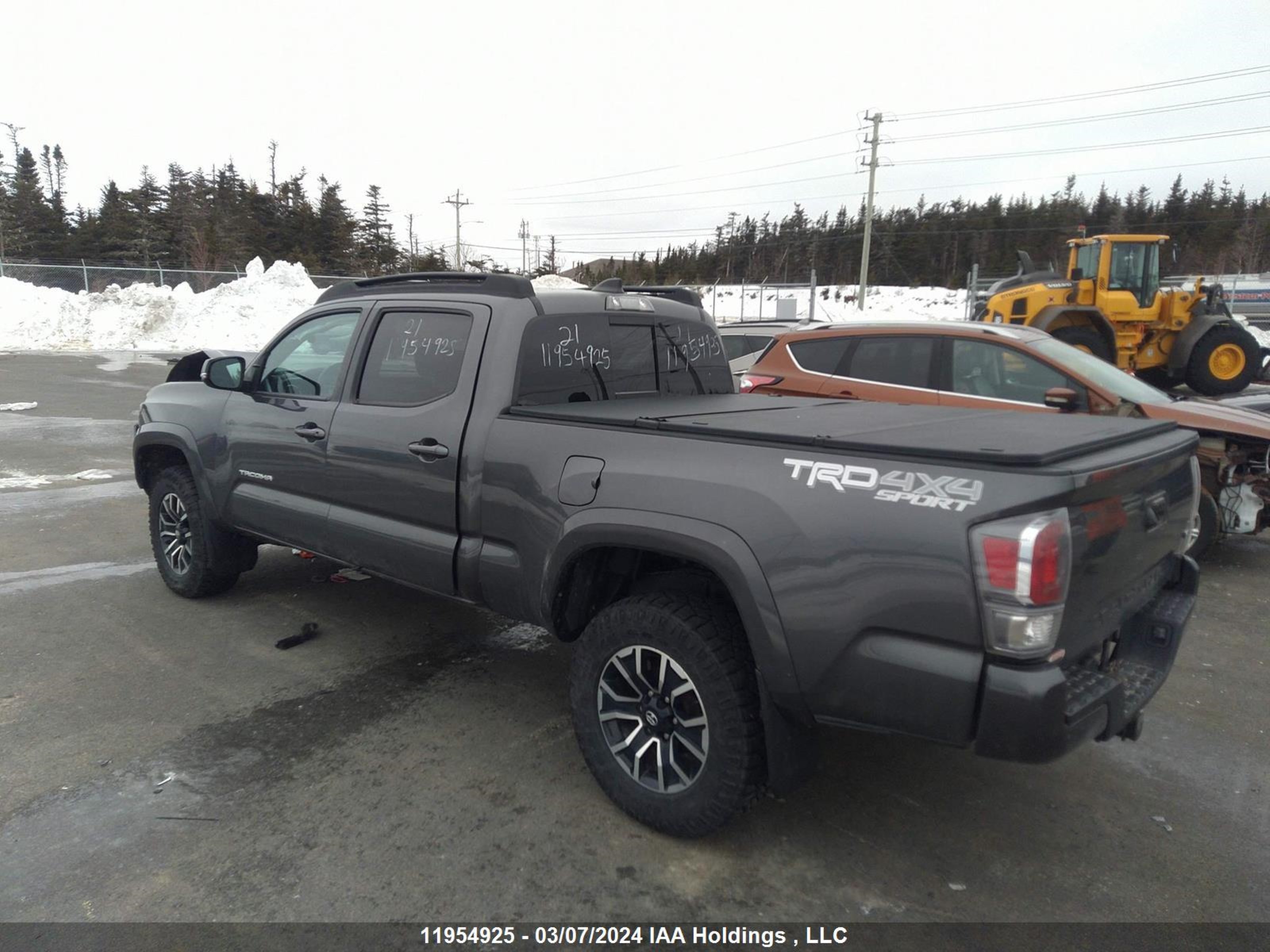 Photo 2 VIN: 5TFDZ5BNXMX065674 - TOYOTA TACOMA 