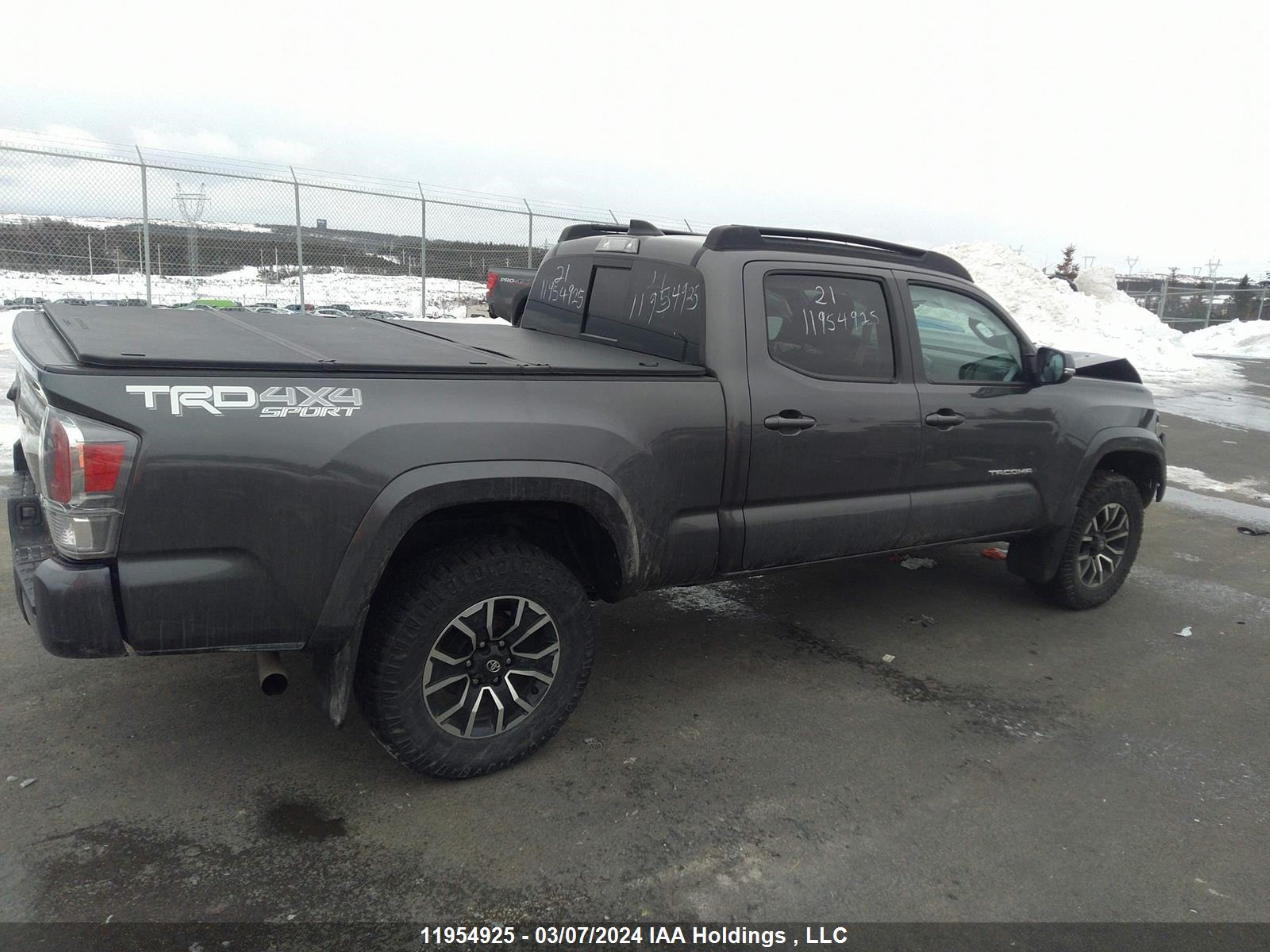 Photo 3 VIN: 5TFDZ5BNXMX065674 - TOYOTA TACOMA 