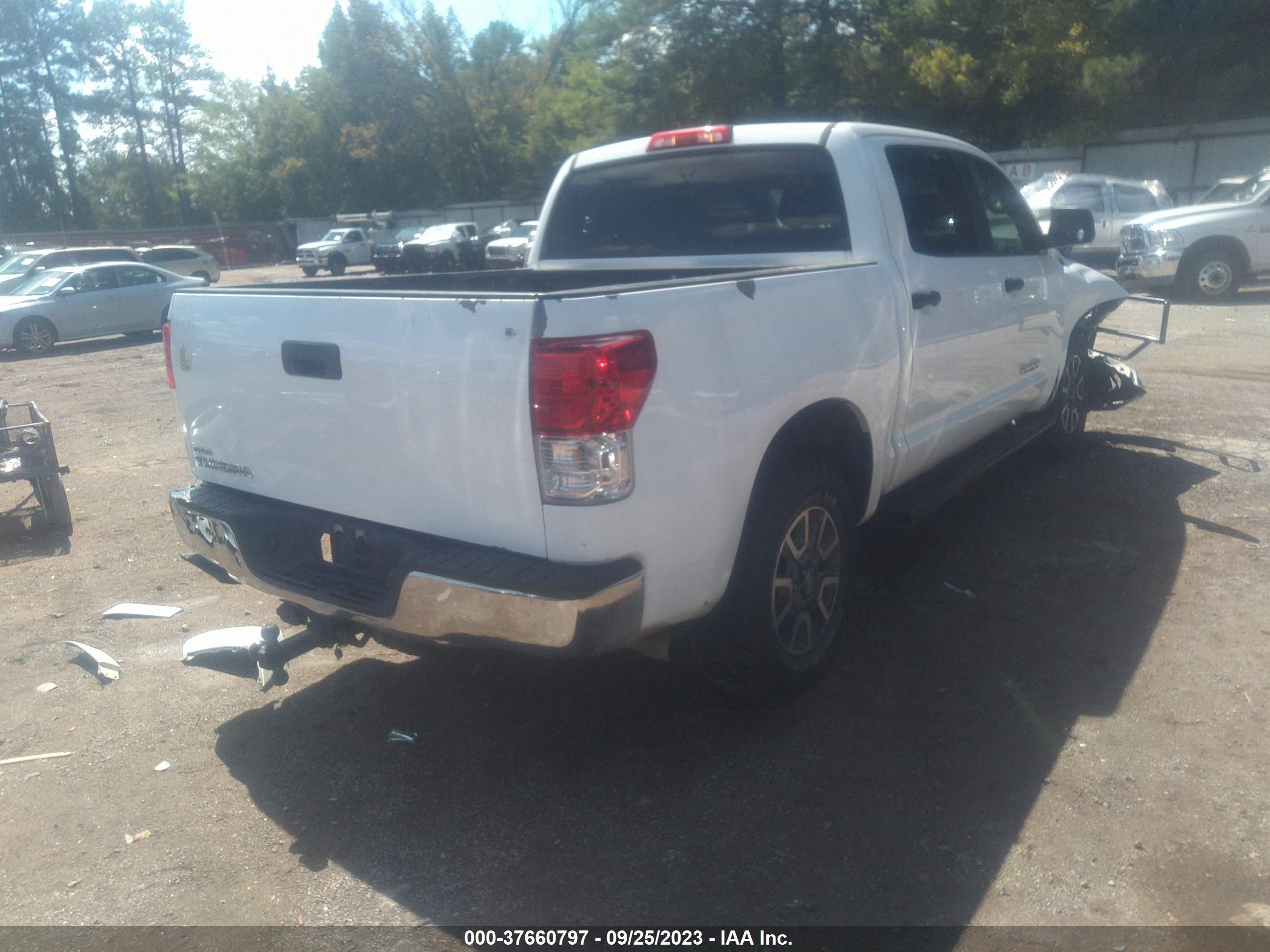 Photo 3 VIN: 5TFEM5F10BX034974 - TOYOTA TUNDRA 