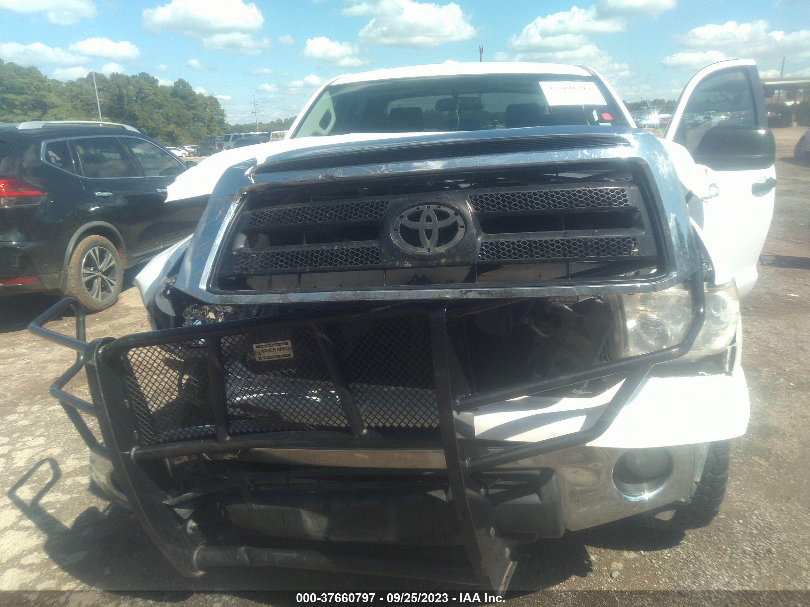 Photo 5 VIN: 5TFEM5F10BX034974 - TOYOTA TUNDRA 