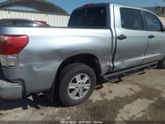 Photo 5 VIN: 5TFEM5F10CX044437 - TOYOTA TUNDRA 2WD TRUCK 