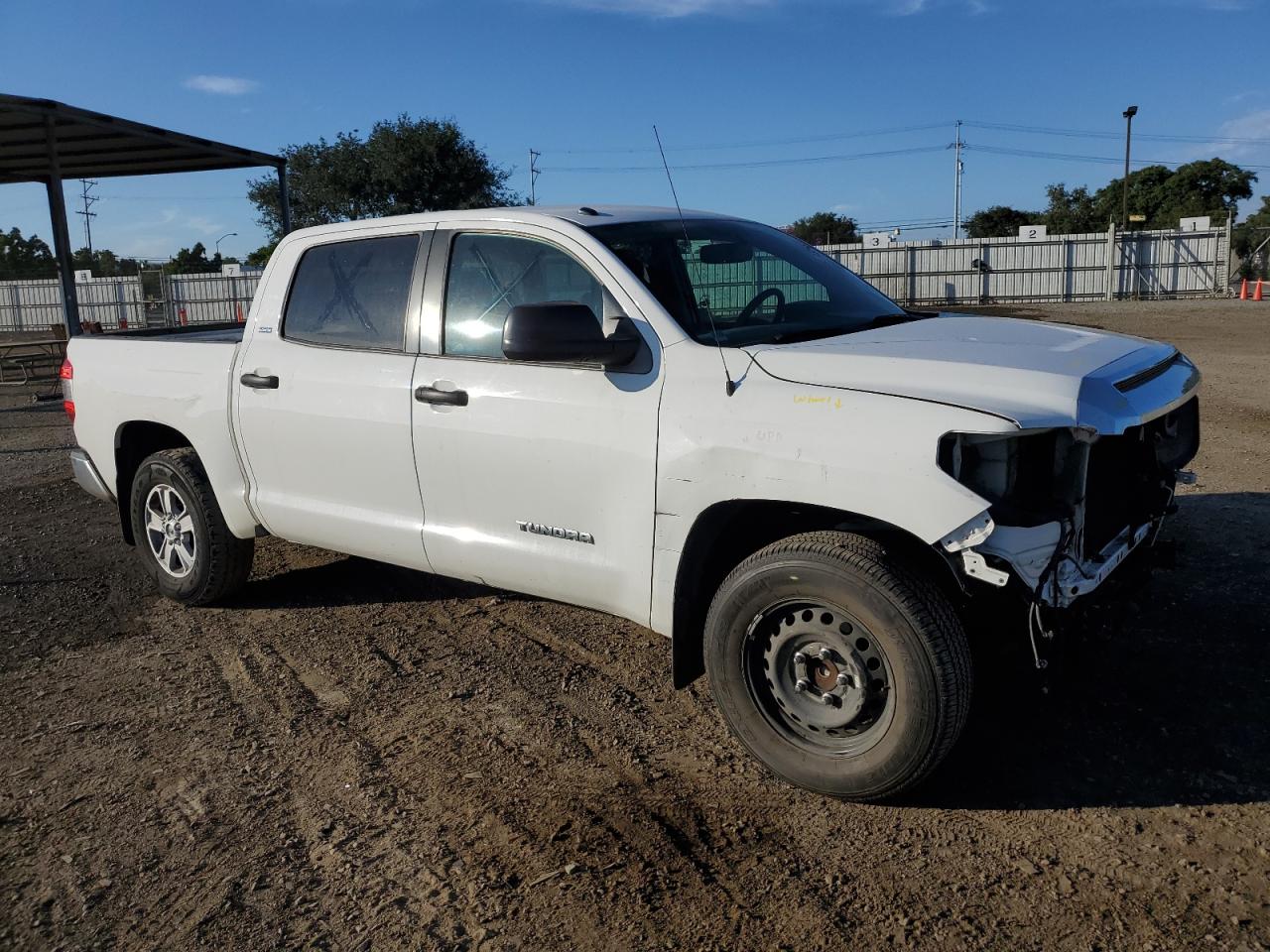 Photo 3 VIN: 5TFEM5F11EX069480 - TOYOTA TUNDRA 