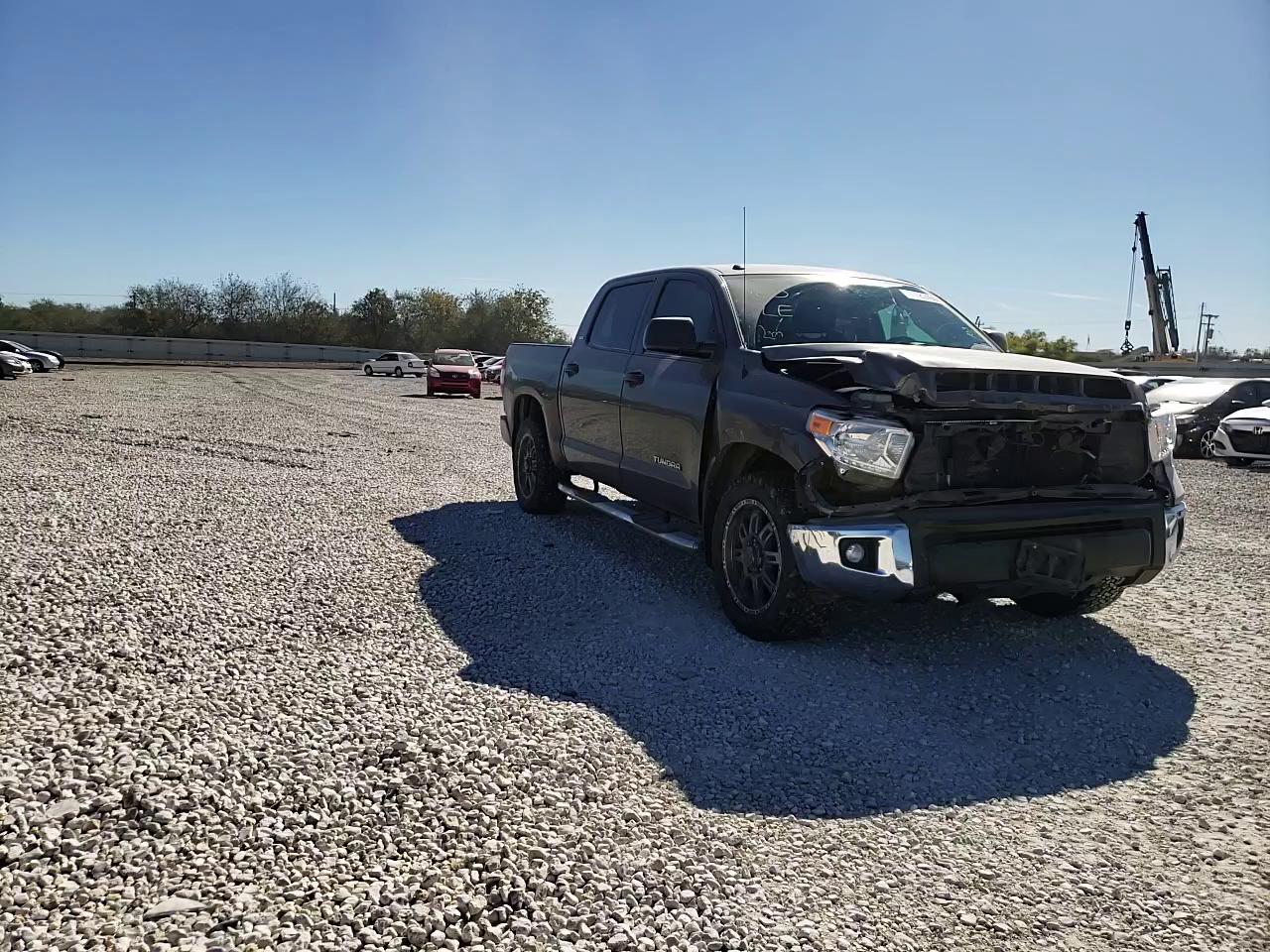 Photo 10 VIN: 5TFEM5F11GX103100 - TOYOTA TUNDRA CRE 