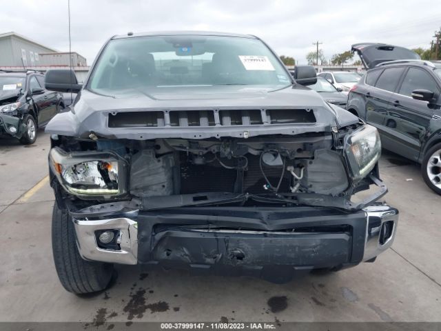 Photo 5 VIN: 5TFEM5F11KX136879 - TOYOTA TUNDRA 