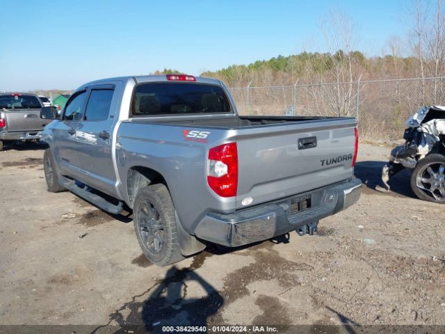 Photo 2 VIN: 5TFEM5F12KX140536 - TOYOTA TUNDRA 