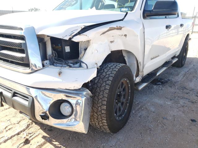 Photo 8 VIN: 5TFEM5F15BX025350 - TOYOTA TUNDRA CRE 