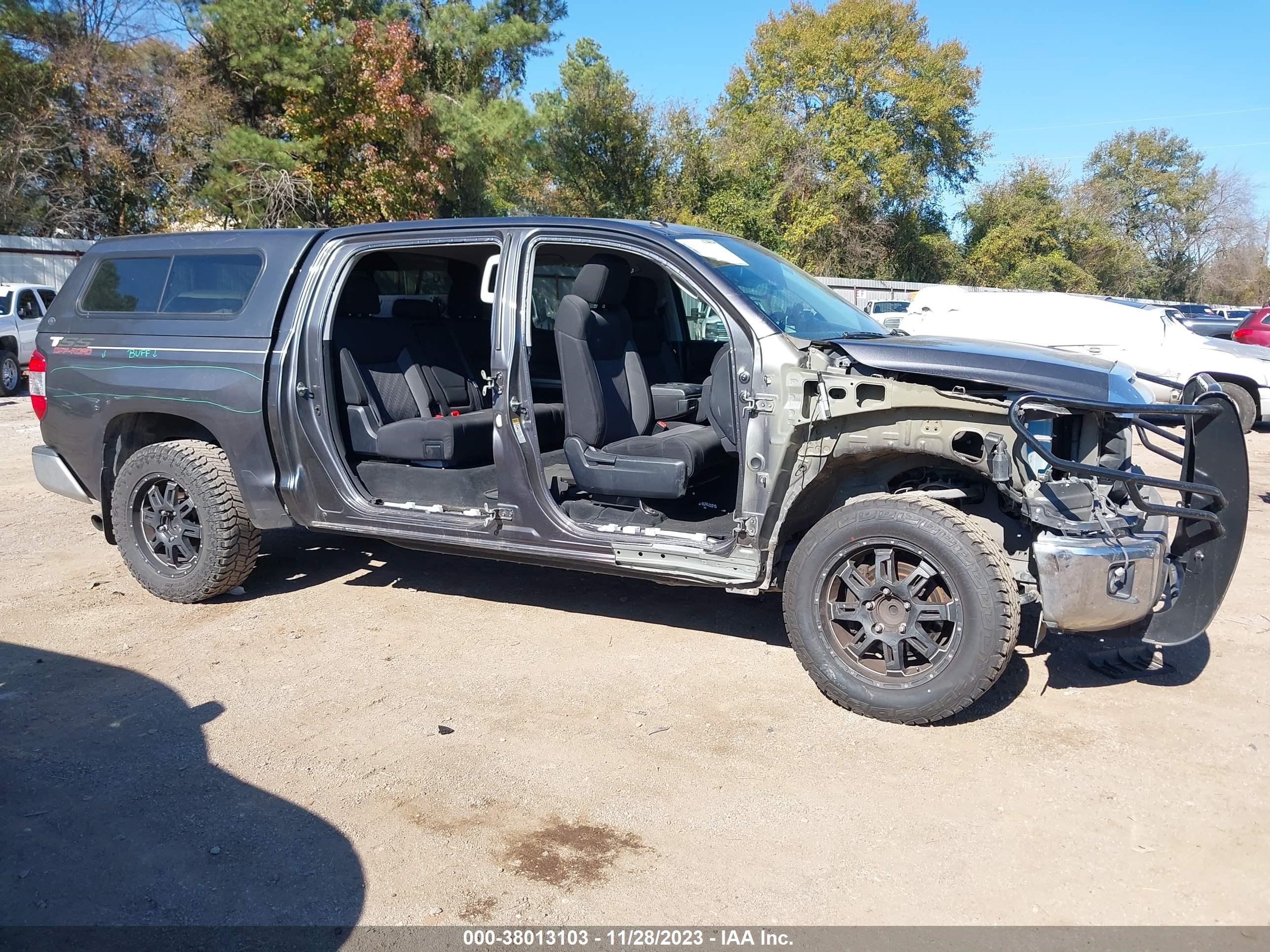 Photo 13 VIN: 5TFEM5F15HX112609 - TOYOTA TUNDRA 