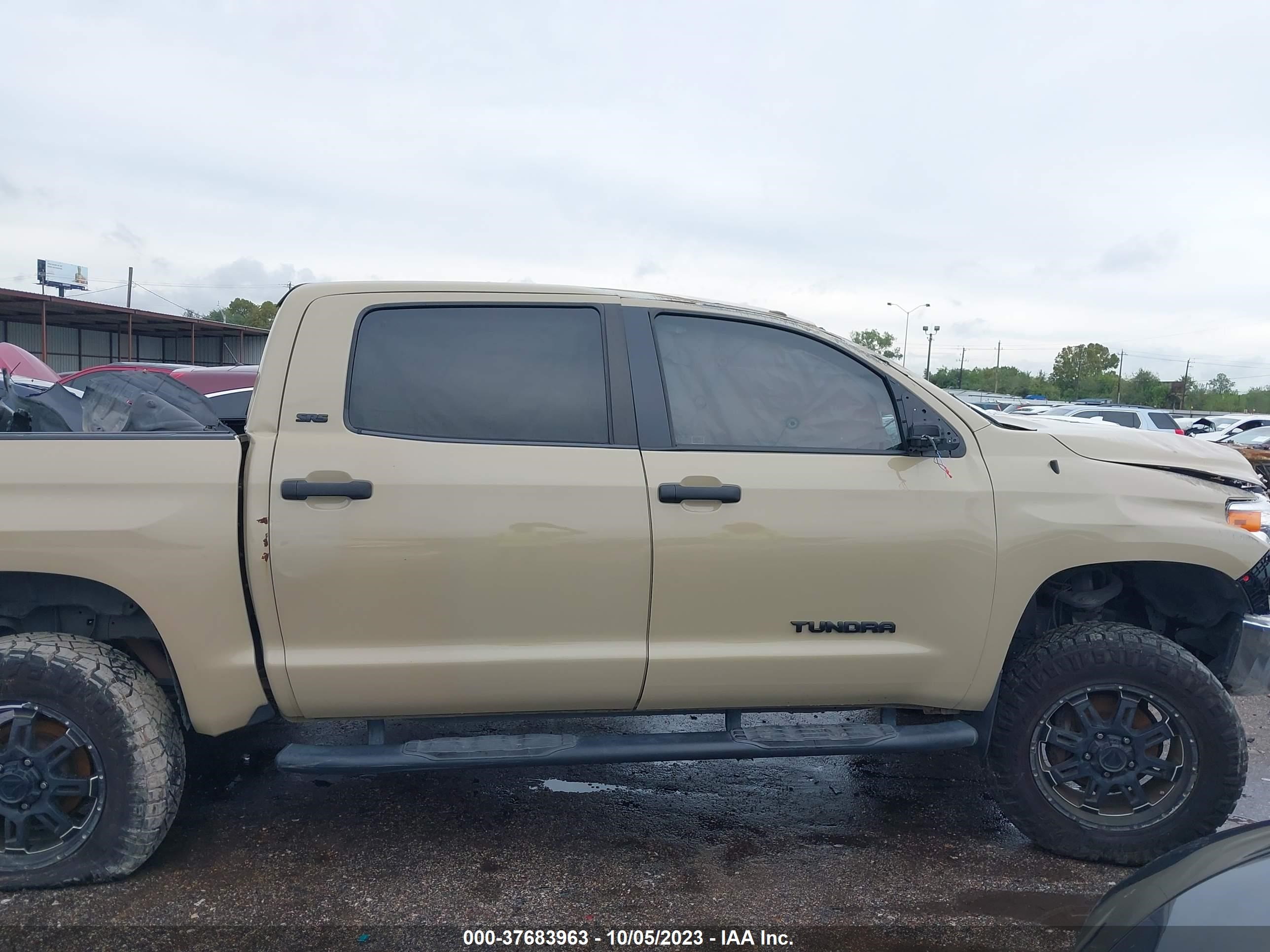 Photo 12 VIN: 5TFEM5F15HX117163 - TOYOTA TUNDRA 