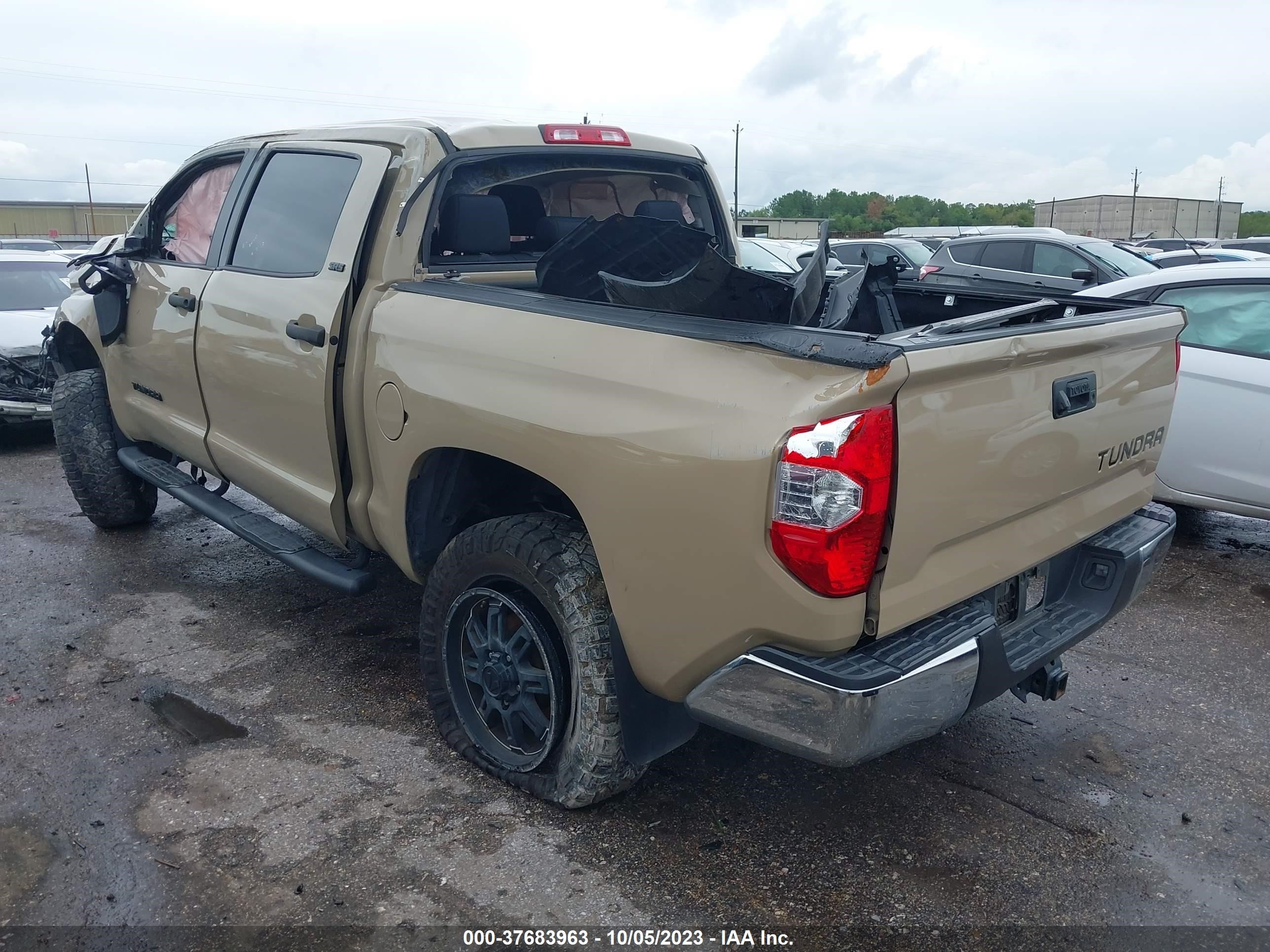 Photo 2 VIN: 5TFEM5F15HX117163 - TOYOTA TUNDRA 