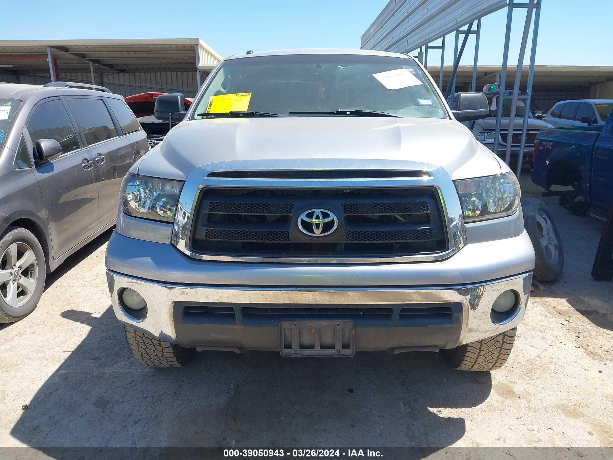 Photo 11 VIN: 5TFEM5F16CX042739 - TOYOTA TUNDRA 