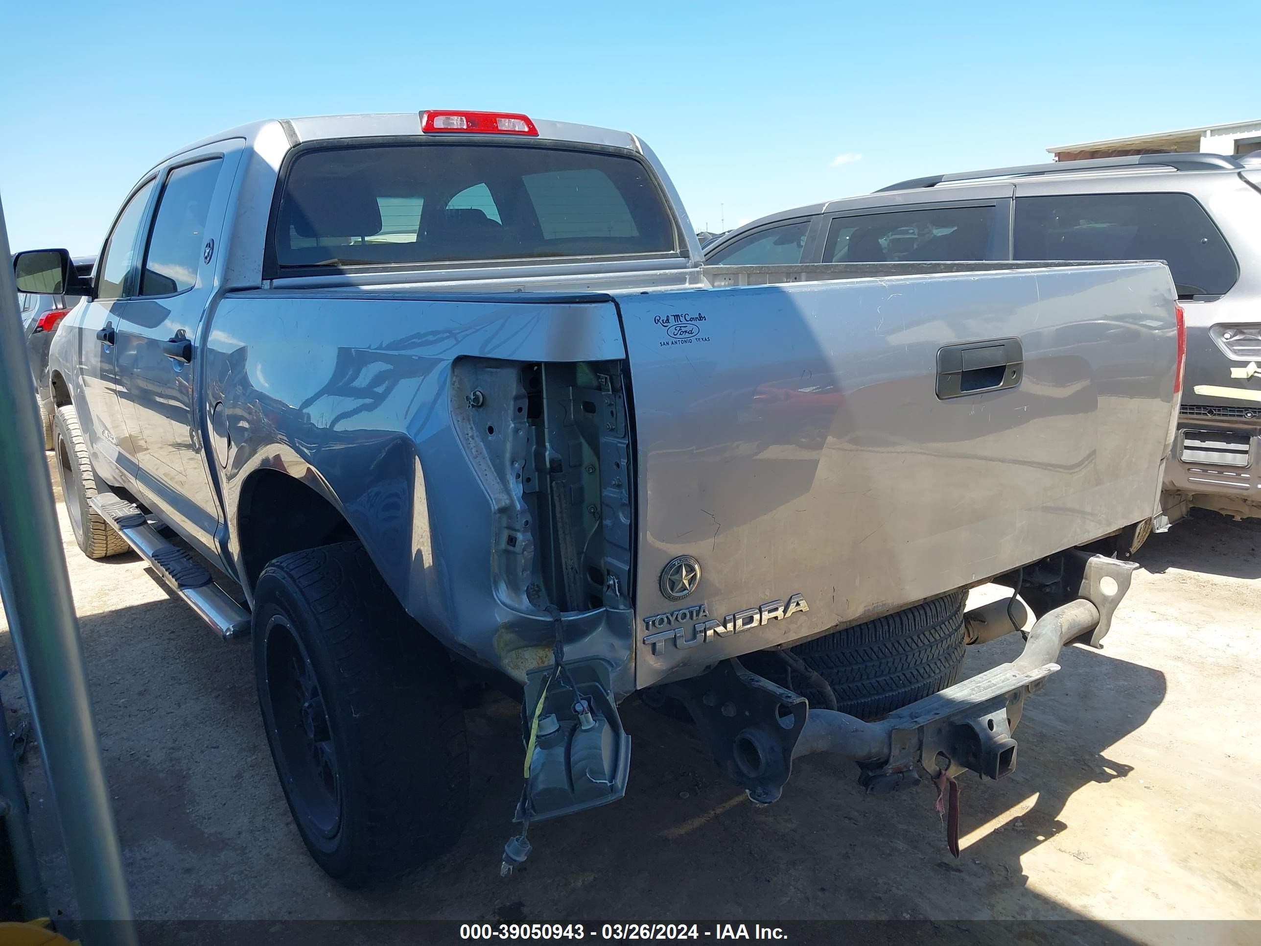 Photo 2 VIN: 5TFEM5F16CX042739 - TOYOTA TUNDRA 