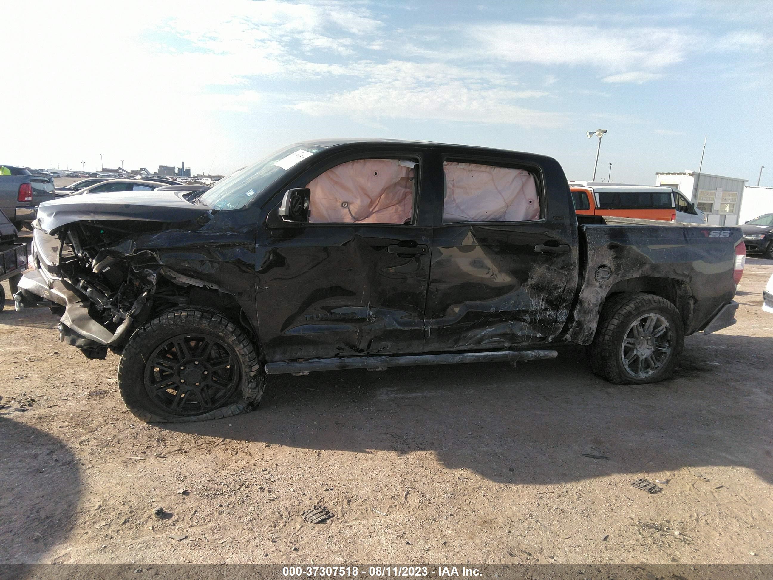 Photo 13 VIN: 5TFEM5F16HX119097 - TOYOTA TUNDRA 