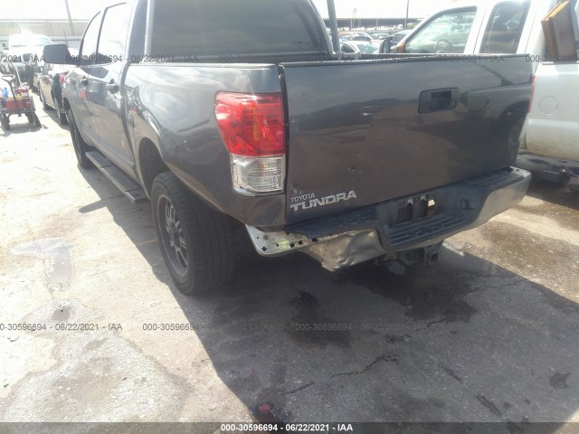 Photo 5 VIN: 5TFEM5F17BX033949 - TOYOTA TUNDRA 2WD TRUCK 