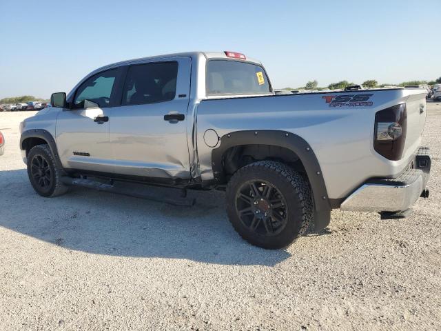 Photo 1 VIN: 5TFEM5F17JX123617 - TOYOTA TUNDRA CRE 