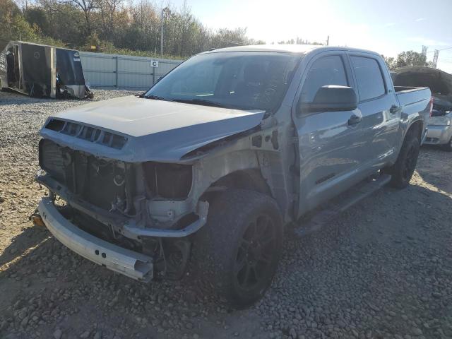 Photo 1 VIN: 5TFEM5F17KX138569 - TOYOTA TUNDRA CRE 