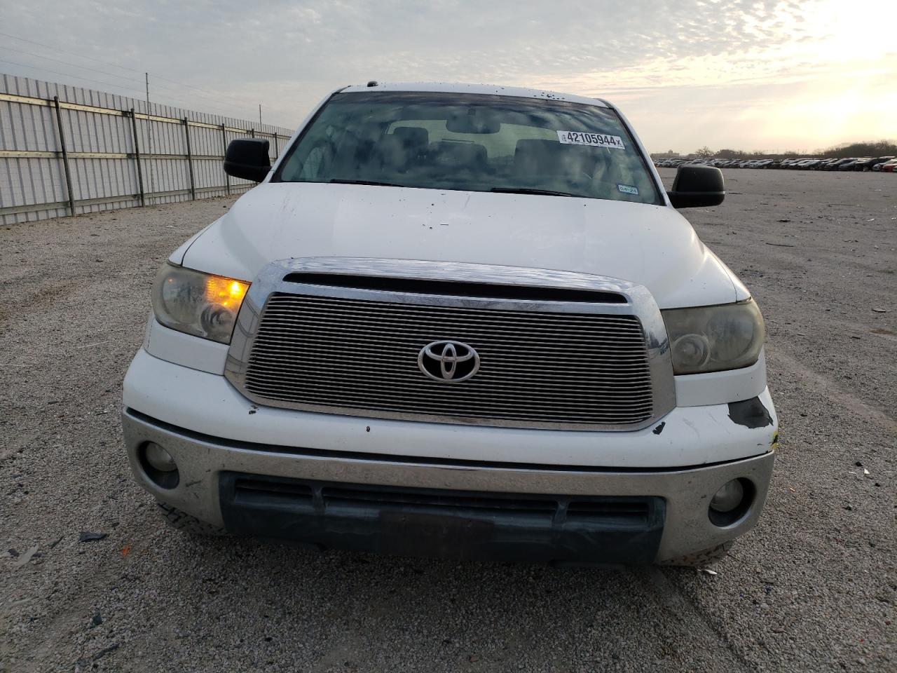 Photo 4 VIN: 5TFEM5F18CX045111 - TOYOTA TUNDRA CRE 