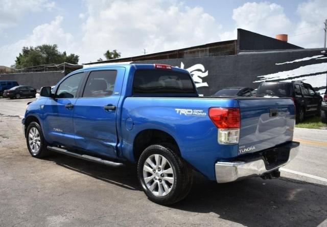 Photo 2 VIN: 5TFEM5F19AX004757 - TOYOTA TUNDRA CRE 