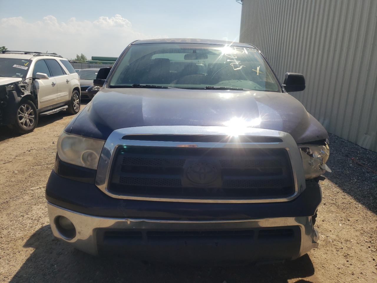 Photo 4 VIN: 5TFEM5F19BX035198 - TOYOTA TUNDRA 