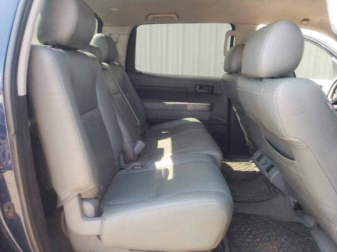 Photo 9 VIN: 5TFEM5F19BX035198 - TOYOTA TUNDRA 