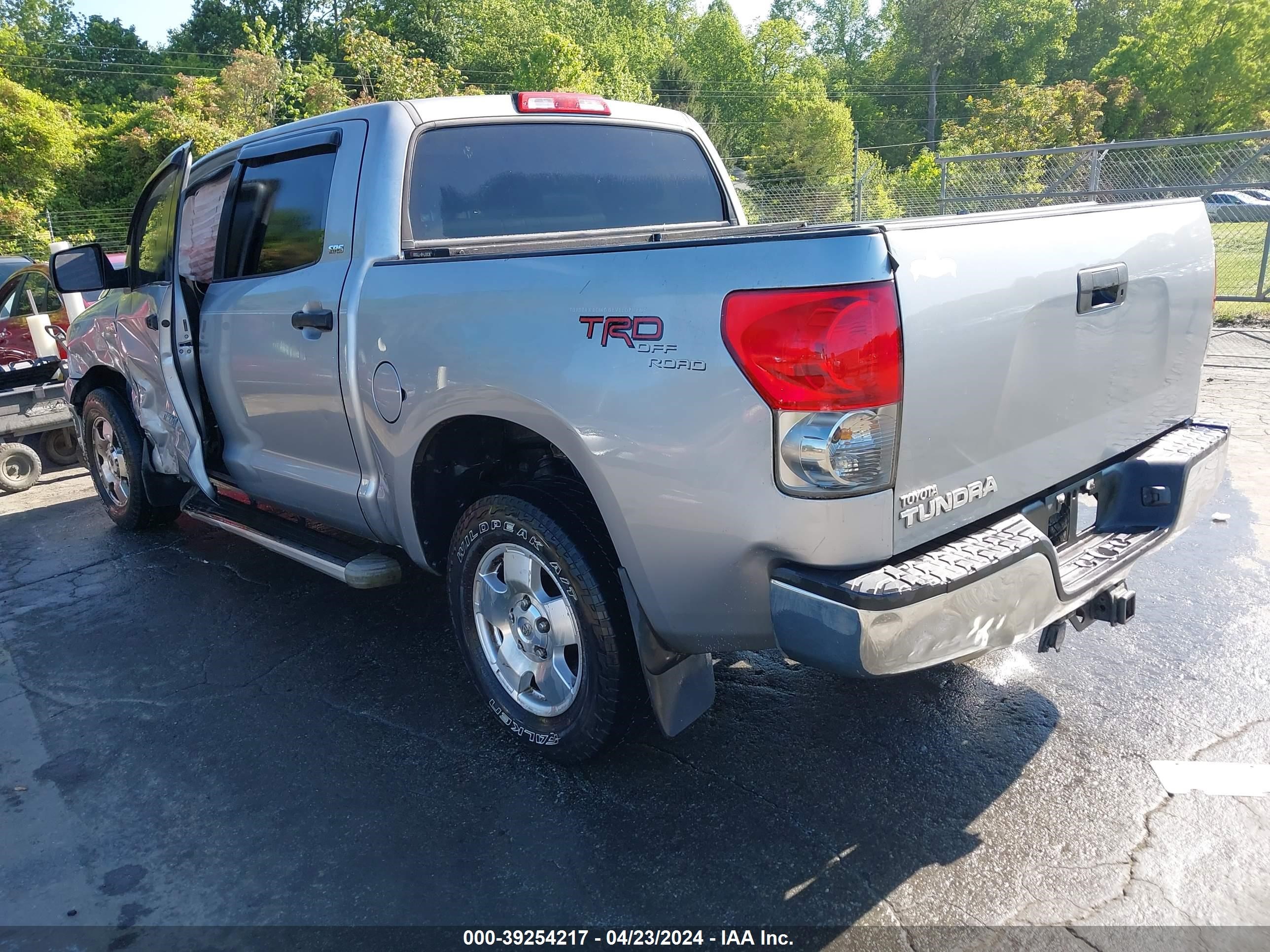 Photo 2 VIN: 5TFEV54147X029333 - TOYOTA TUNDRA 