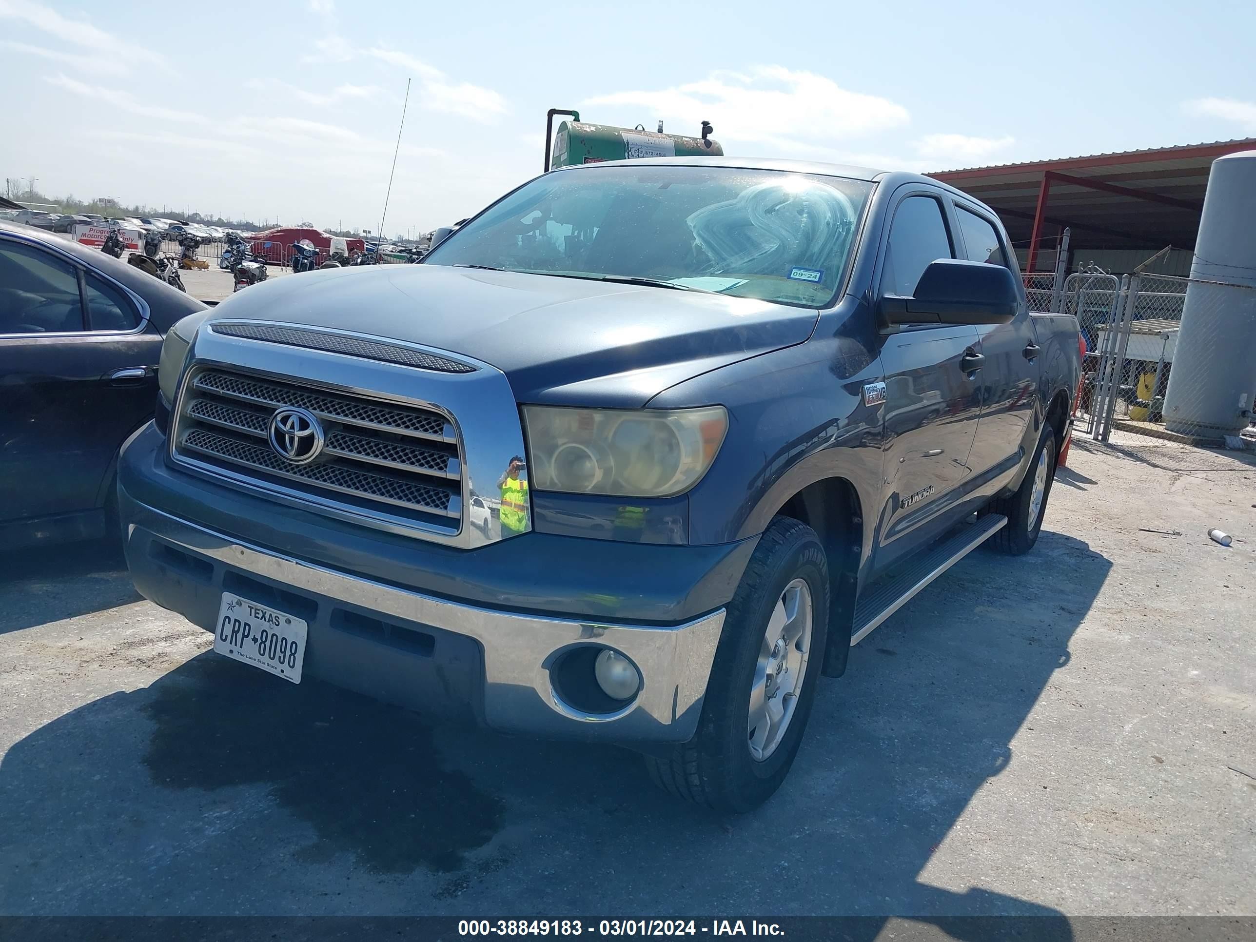 Photo 1 VIN: 5TFEV541X7X031068 - TOYOTA TUNDRA 