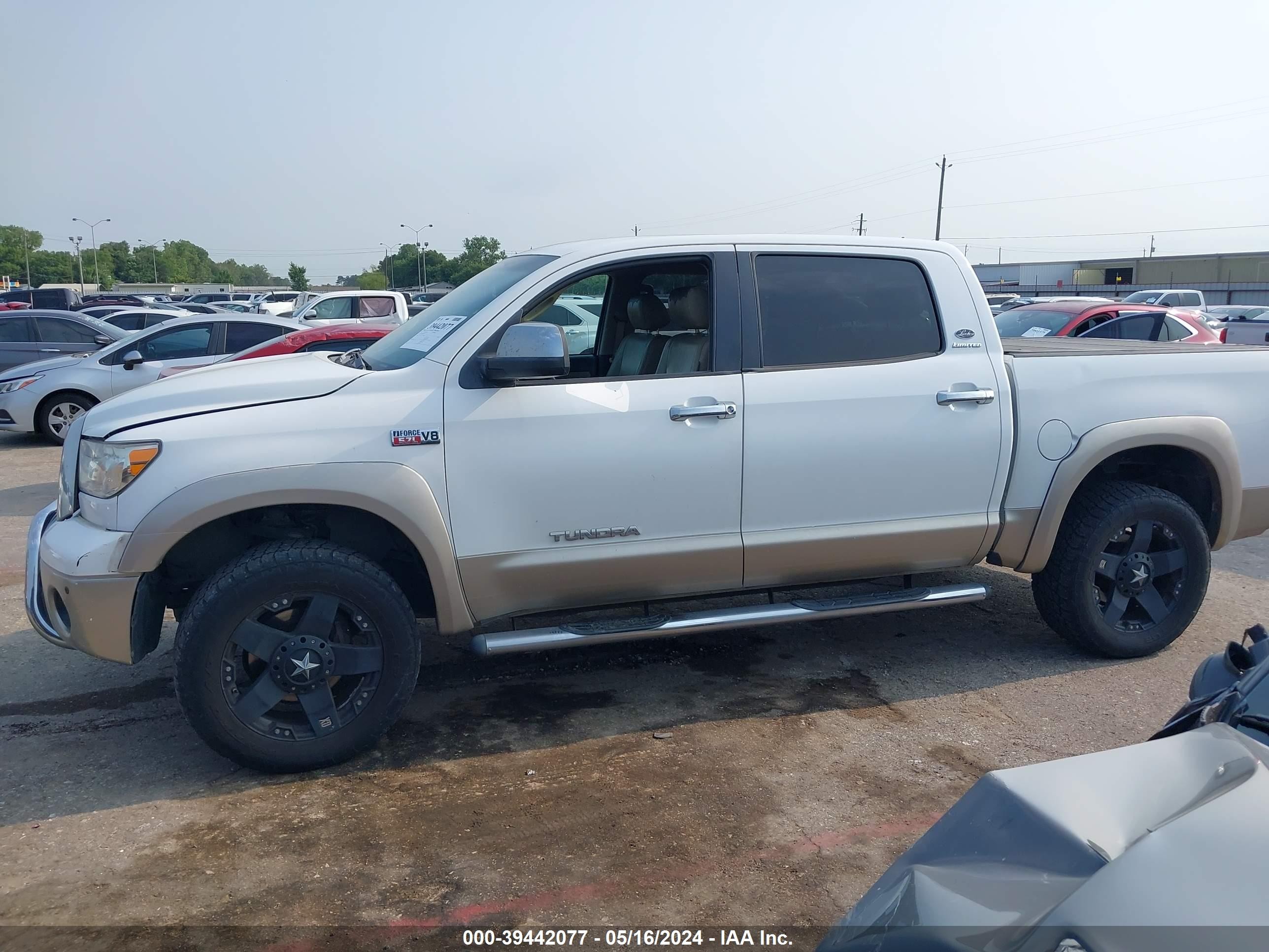 Photo 13 VIN: 5TFEV58107X031297 - TOYOTA TUNDRA 