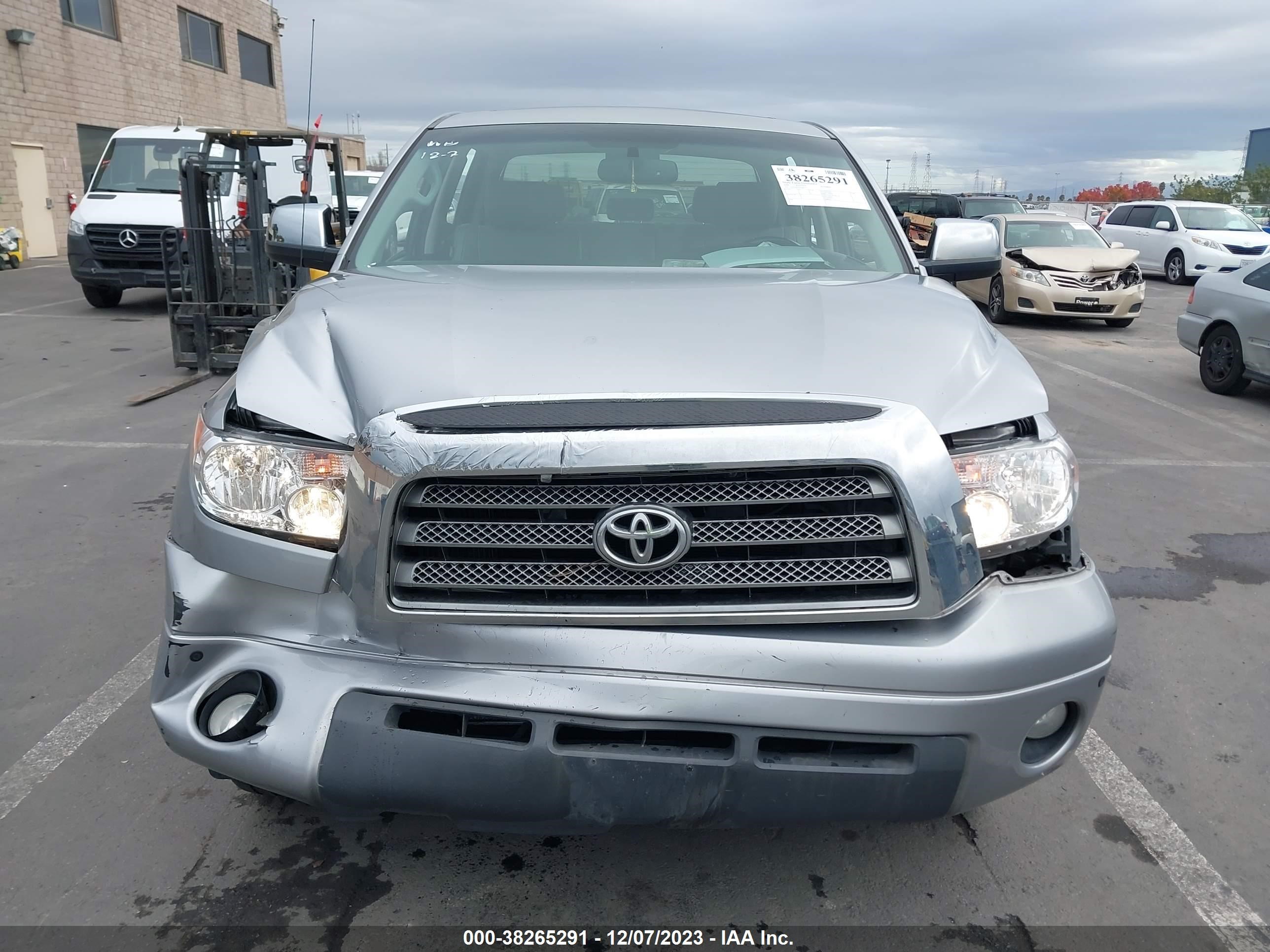 Photo 11 VIN: 5TFEV58198X046317 - TOYOTA TUNDRA 