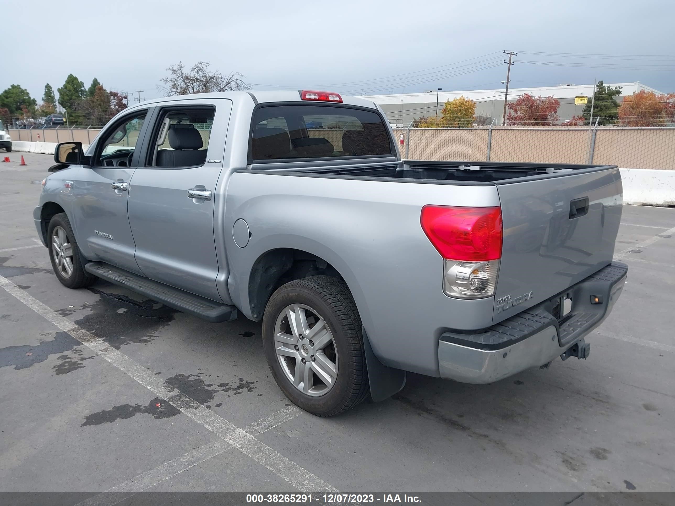 Photo 2 VIN: 5TFEV58198X046317 - TOYOTA TUNDRA 