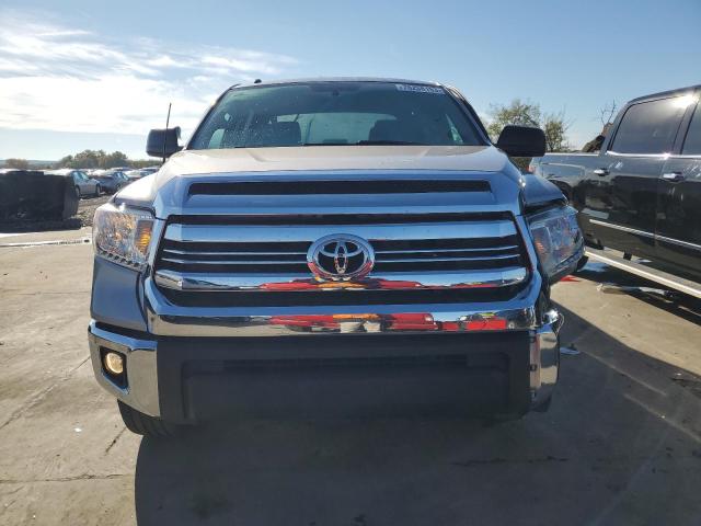 Photo 4 VIN: 5TFEW5F11GX195254 - TOYOTA TUNDRA 